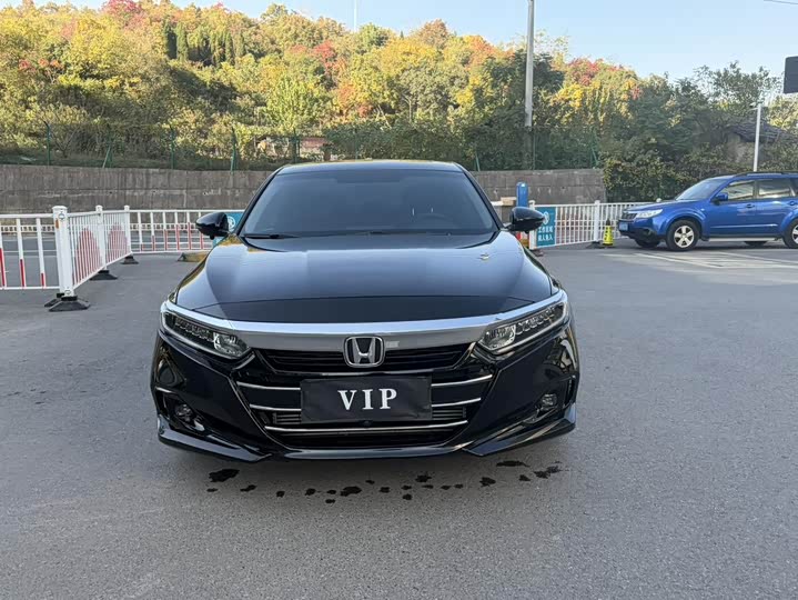 Фото 2 - Honda Accord