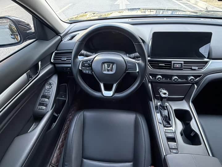 Фото 7 - Honda Accord