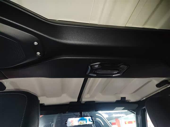 Фото 18 - Jeep Wrangler