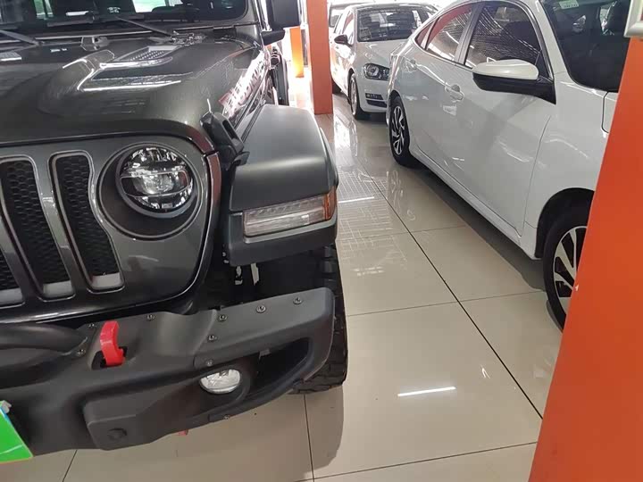 Фото 24 - Jeep Wrangler