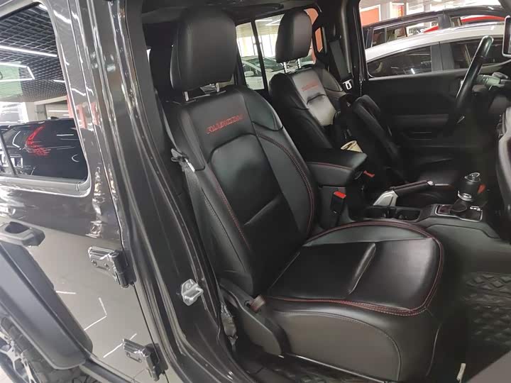 Фото 25 - Jeep Wrangler