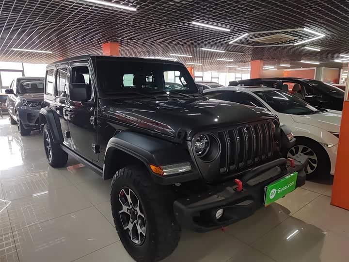 Фото 4 - Jeep Wrangler