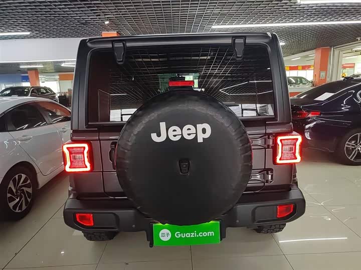 Фото 6 - Jeep Wrangler