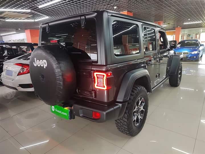 Фото 7 - Jeep Wrangler