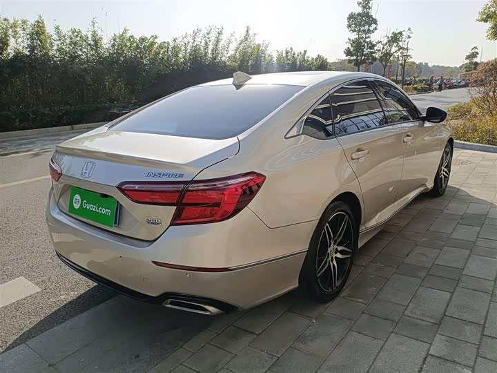 Фото 7 - Honda Inspire