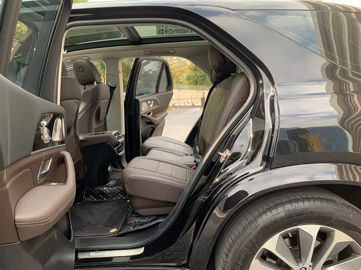 Фото 16 - Mercedes-Benz GLE-Class