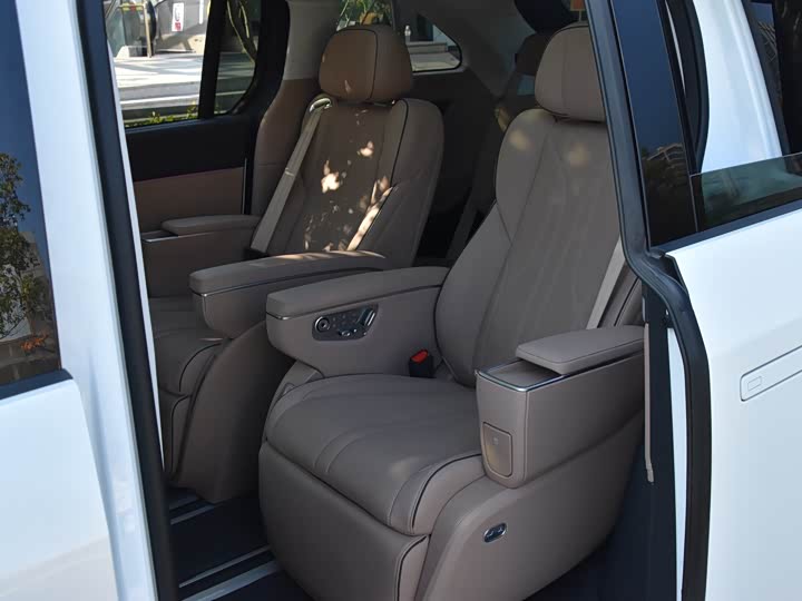 Фото 10 - XPeng X9