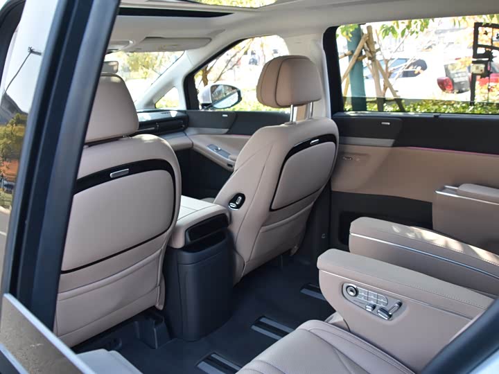 Фото 11 - XPeng X9