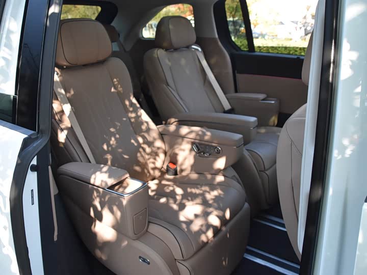 Фото 12 - XPeng X9