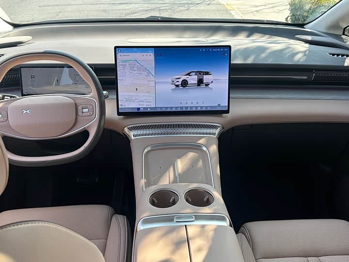 Фото 17 - XPeng X9