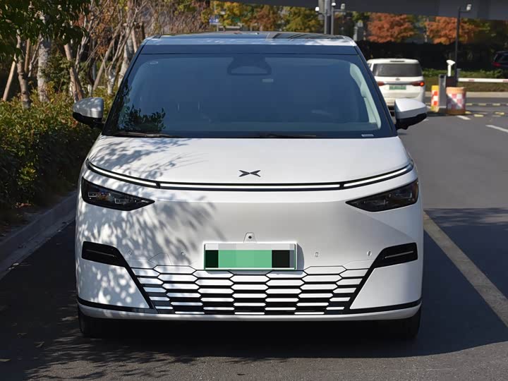 Фото 4 - XPeng X9