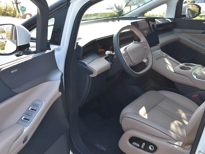 Фото 8 - XPeng X9