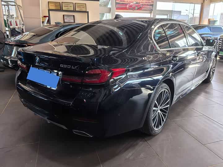 Фото 2 - BMW 5 Series