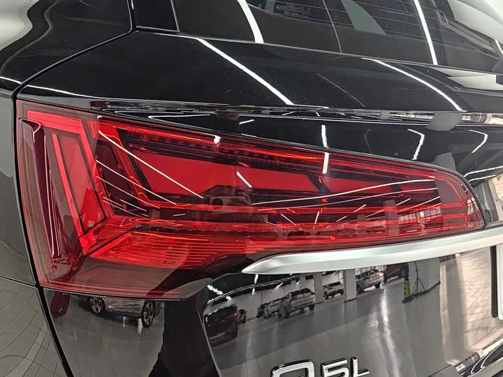 Фото 18 - Audi Q5L