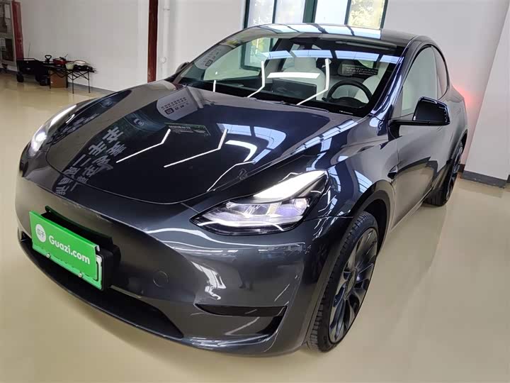 Фото 1 - Tesla Model Y