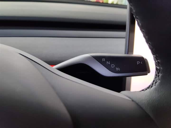 Фото 13 - Tesla Model Y