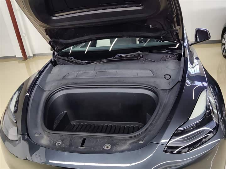 Фото 19 - Tesla Model Y