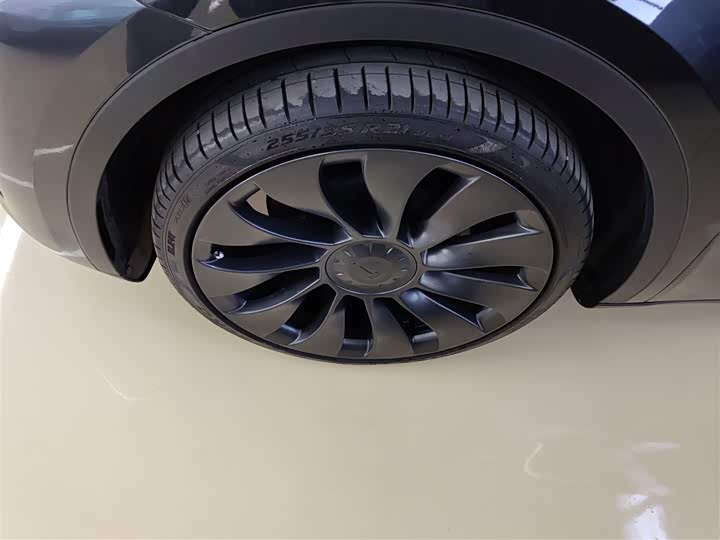 Фото 22 - Tesla Model Y