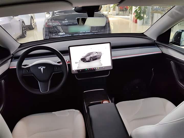 Фото 9 - Tesla Model Y