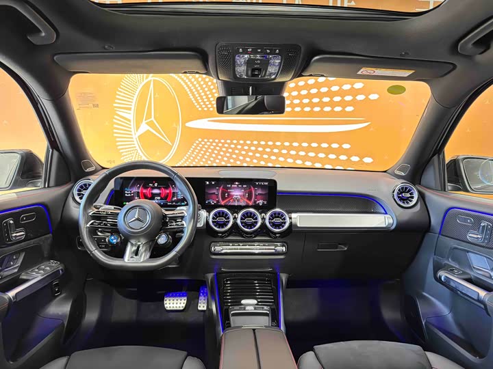 Фото 13 - Mercedes-Benz GLB-Class AMG