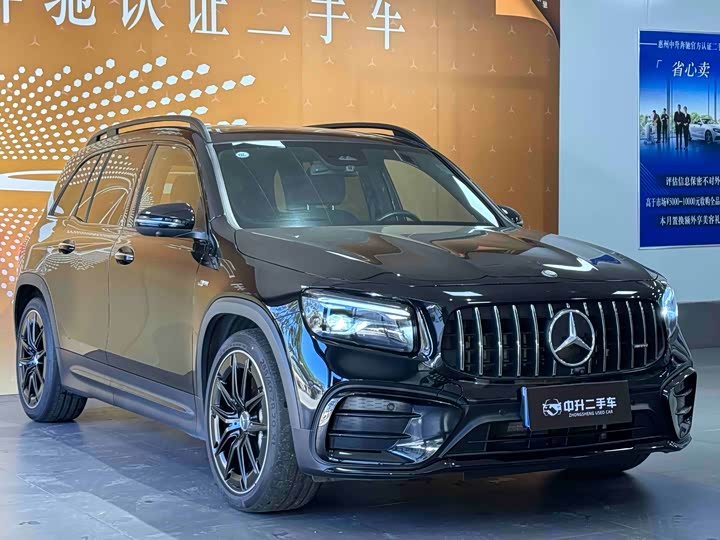 Фото 7 - Mercedes-Benz GLB-Class AMG