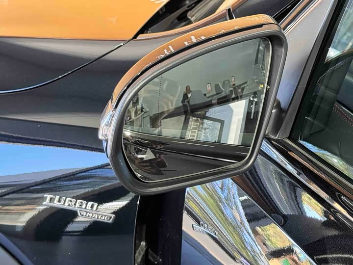 Фото 8 - Mercedes-Benz GLB-Class AMG