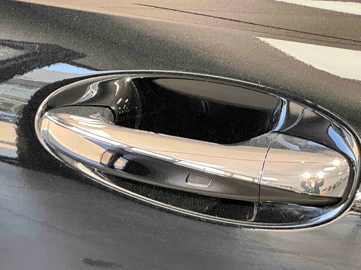 Фото 9 - Mercedes-Benz GLB-Class AMG