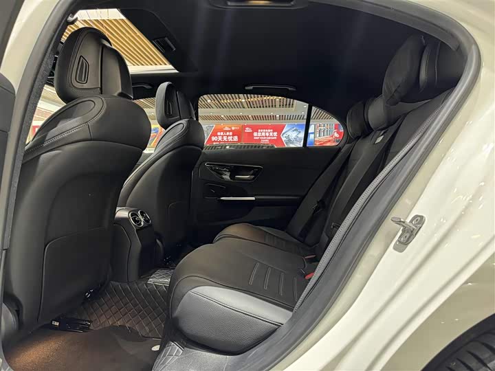 Фото 13 - Mercedes-Benz C-Class