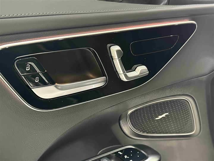 Фото 18 - Mercedes-Benz C-Class