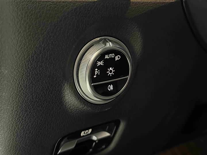 Фото 20 - Mercedes-Benz C-Class