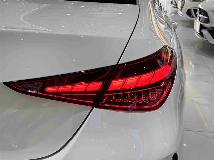 Фото 8 - Mercedes-Benz C-Class