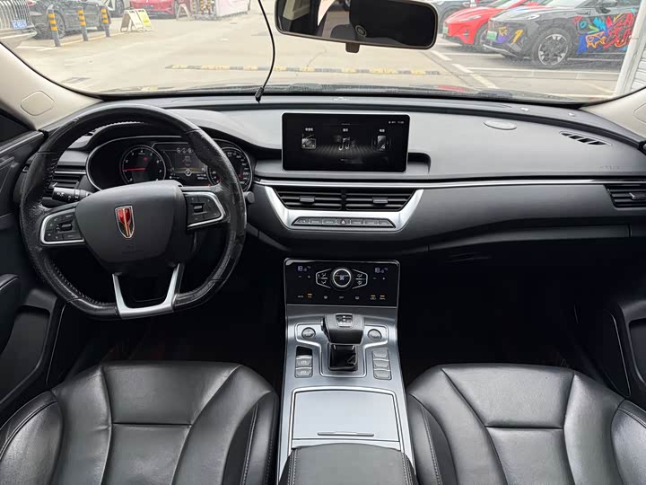 Фото 14 - Hongqi H5