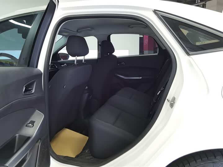 Фото 11 - Ford Escort