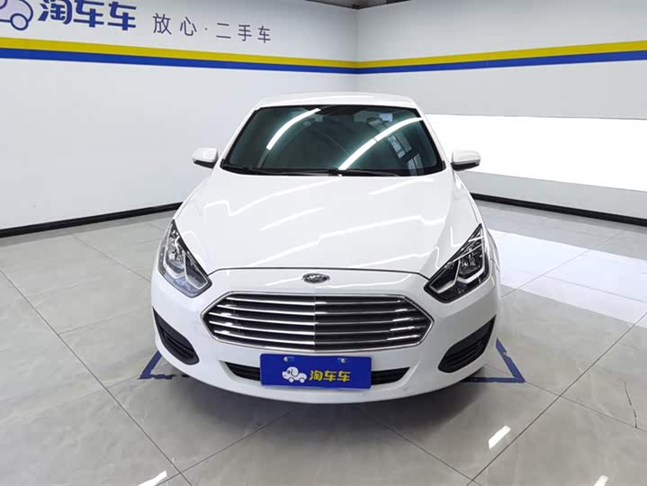 Фото 2 - Ford Escort