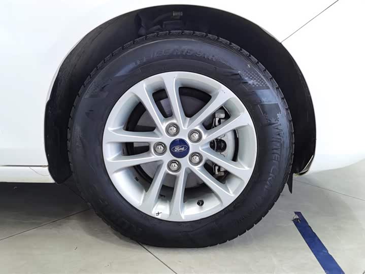 Фото 6 - Ford Escort