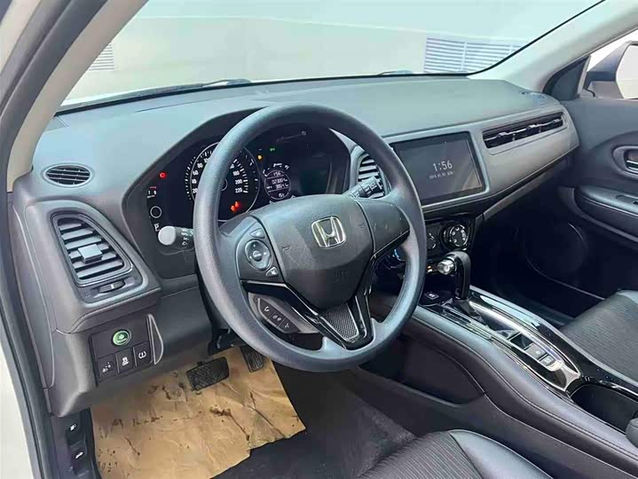 Фото 10 - Honda Vezel