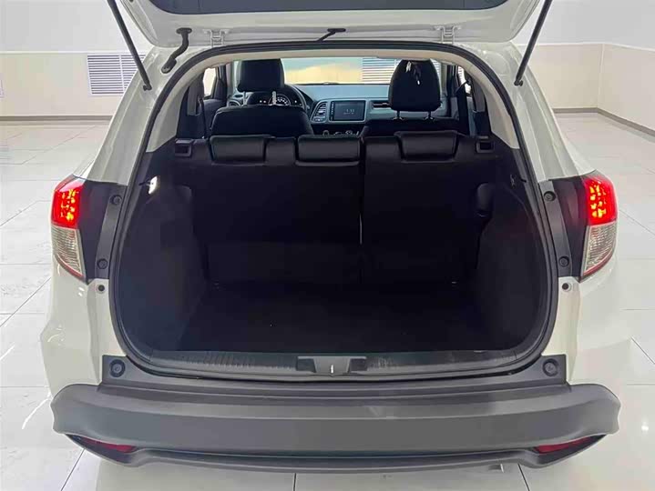 Фото 15 - Honda Vezel