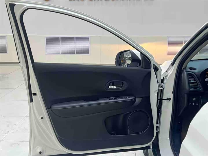 Фото 5 - Honda Vezel