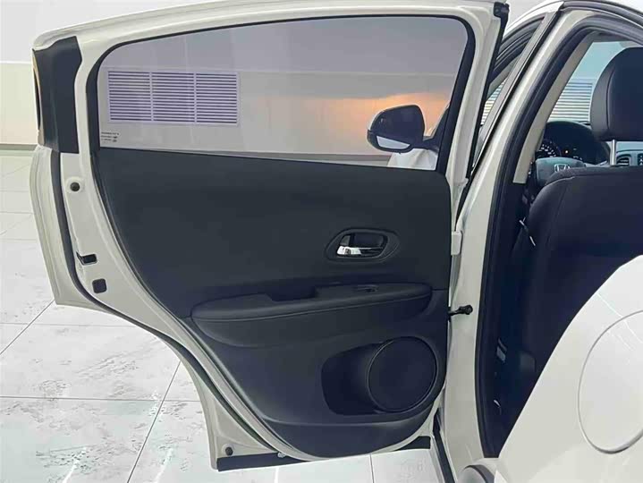 Фото 7 - Honda Vezel