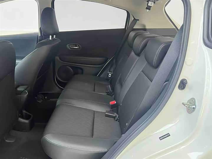 Фото 8 - Honda Vezel