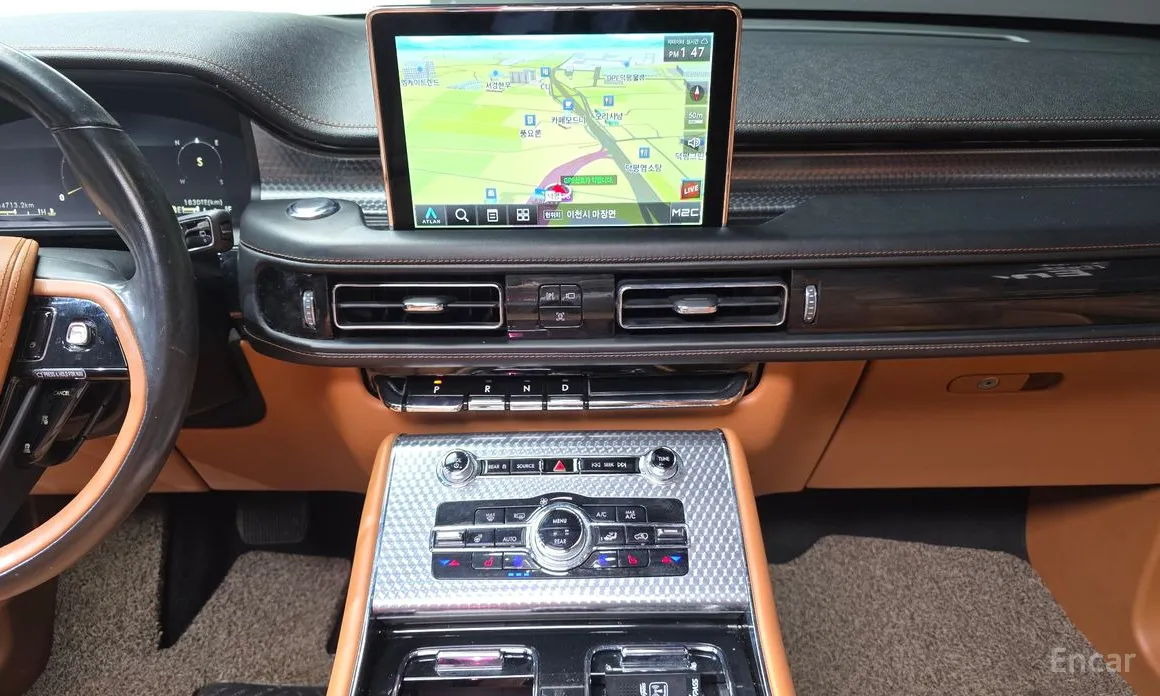 Фото 16 - Lincoln Aviator