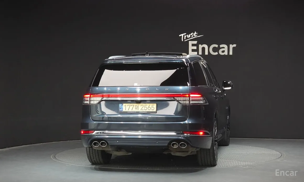 Фото 4 - Lincoln Aviator