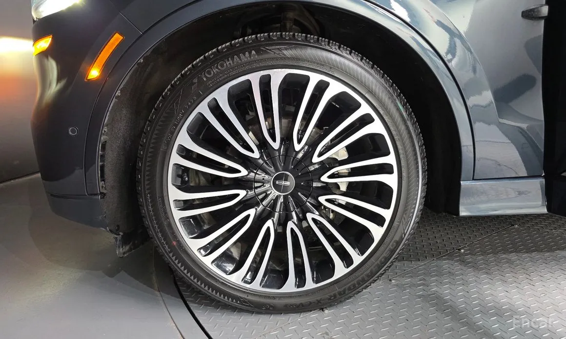 Фото 5 - Lincoln Aviator