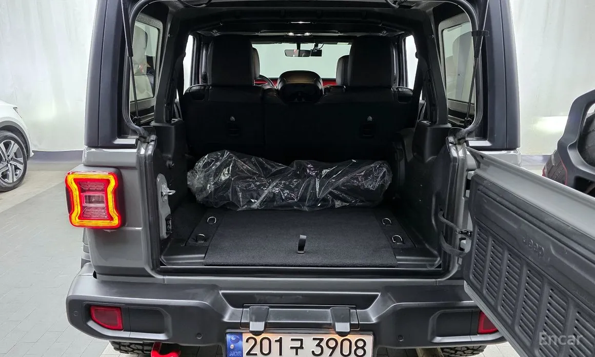 Фото 20 - Jeep Wrangler