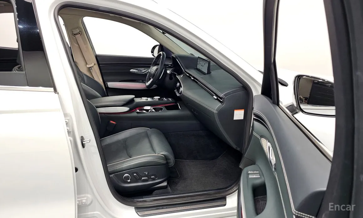 Фото 11 - Genesis GV70