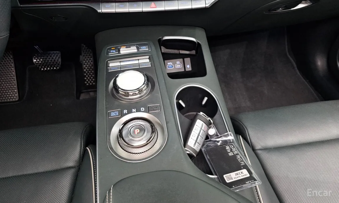 Фото 9 - Genesis GV70