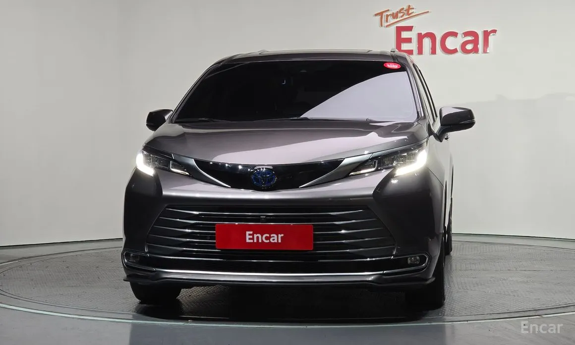 Фото 3 - Toyota Sienna