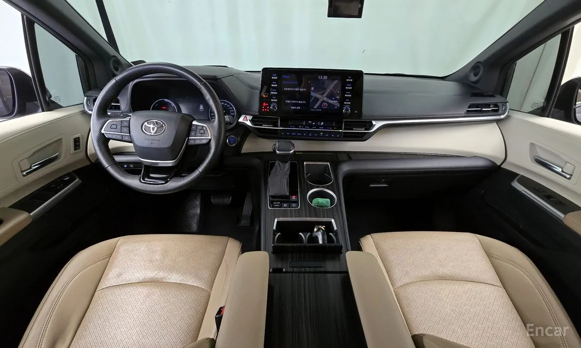 Фото 7 - Toyota Sienna