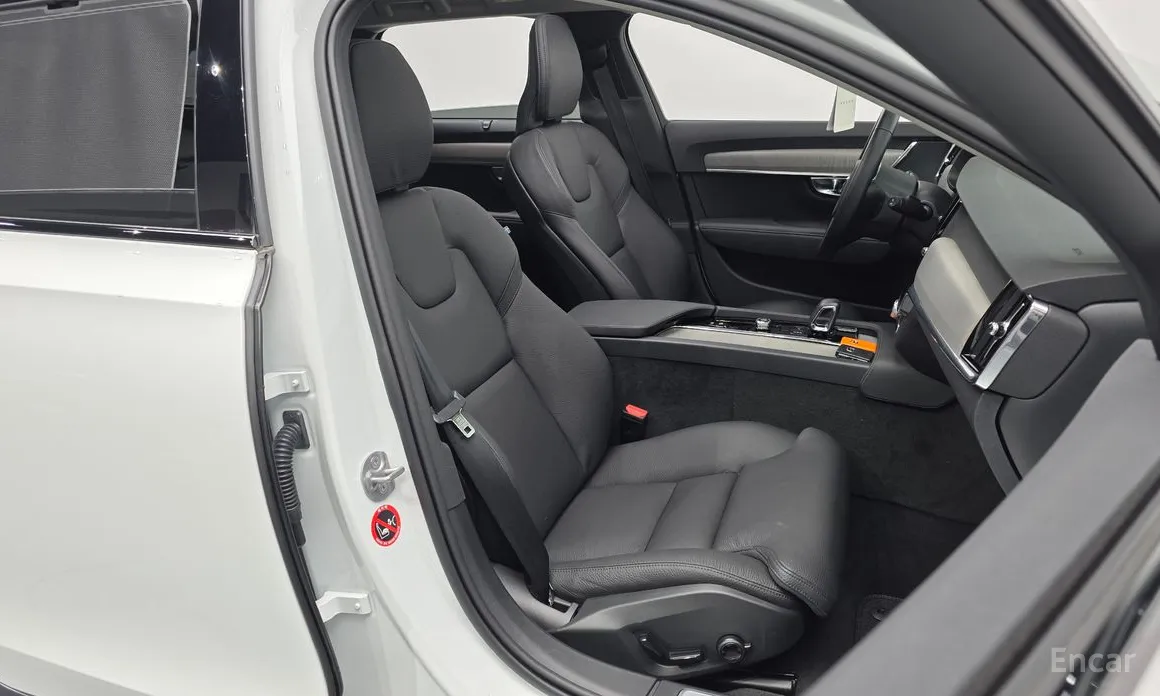 Фото 10 - Volvo V90