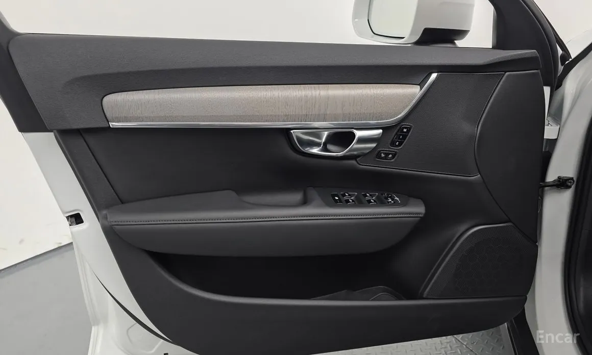 Фото 18 - Volvo V90